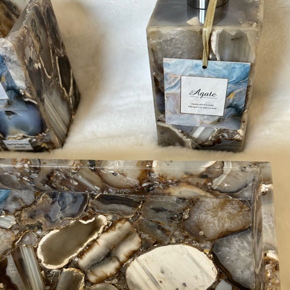 Luxurious Agate Bathroom Accessories Set Of 3 - Picture 3 of 14